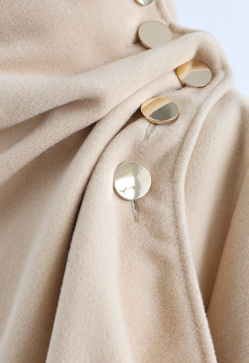 Manteau cape enveloppant boutonné à ourlet asymétrique en fauve clair