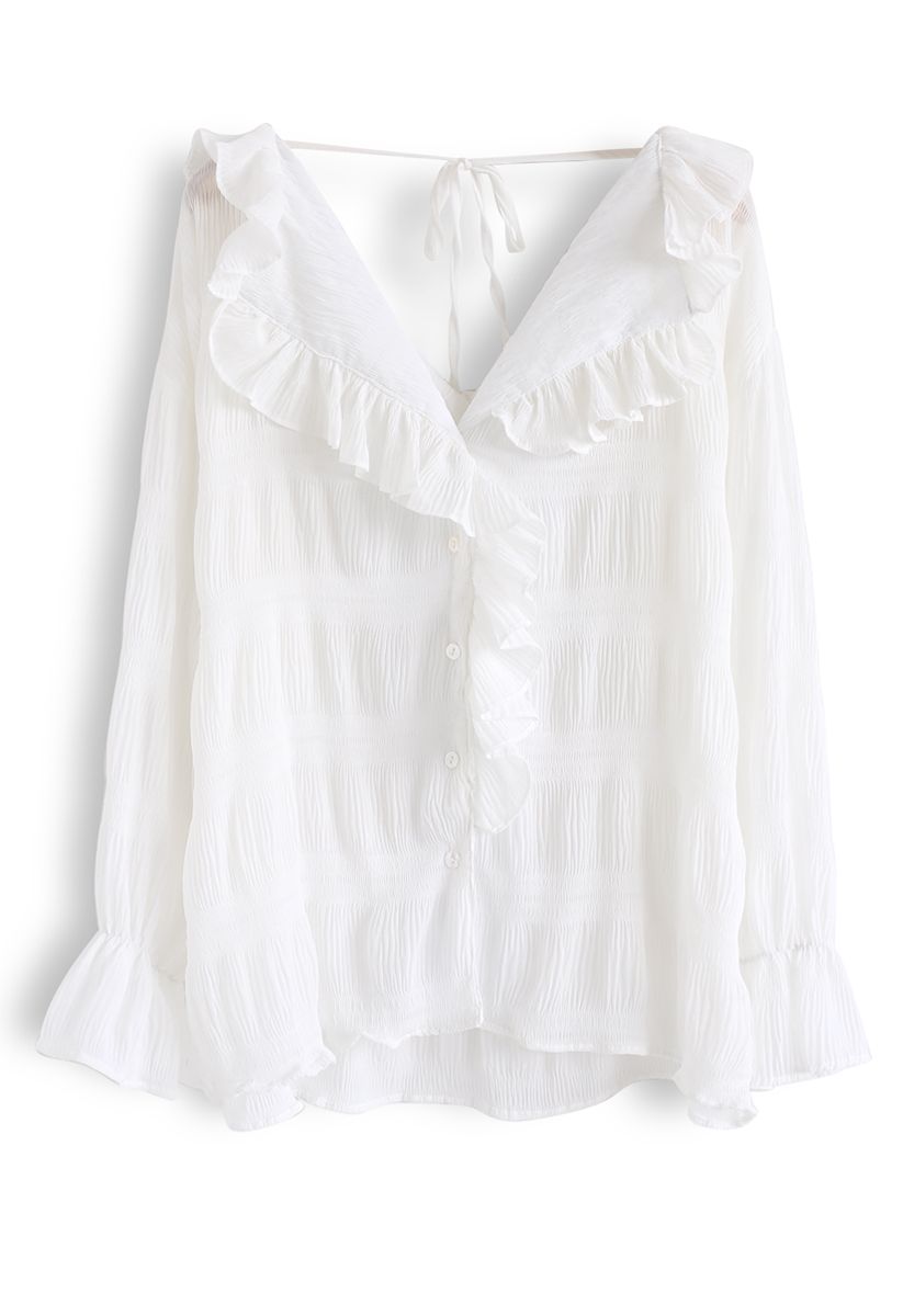 Chemise froncée à col en V avec bordure à volants en blanc