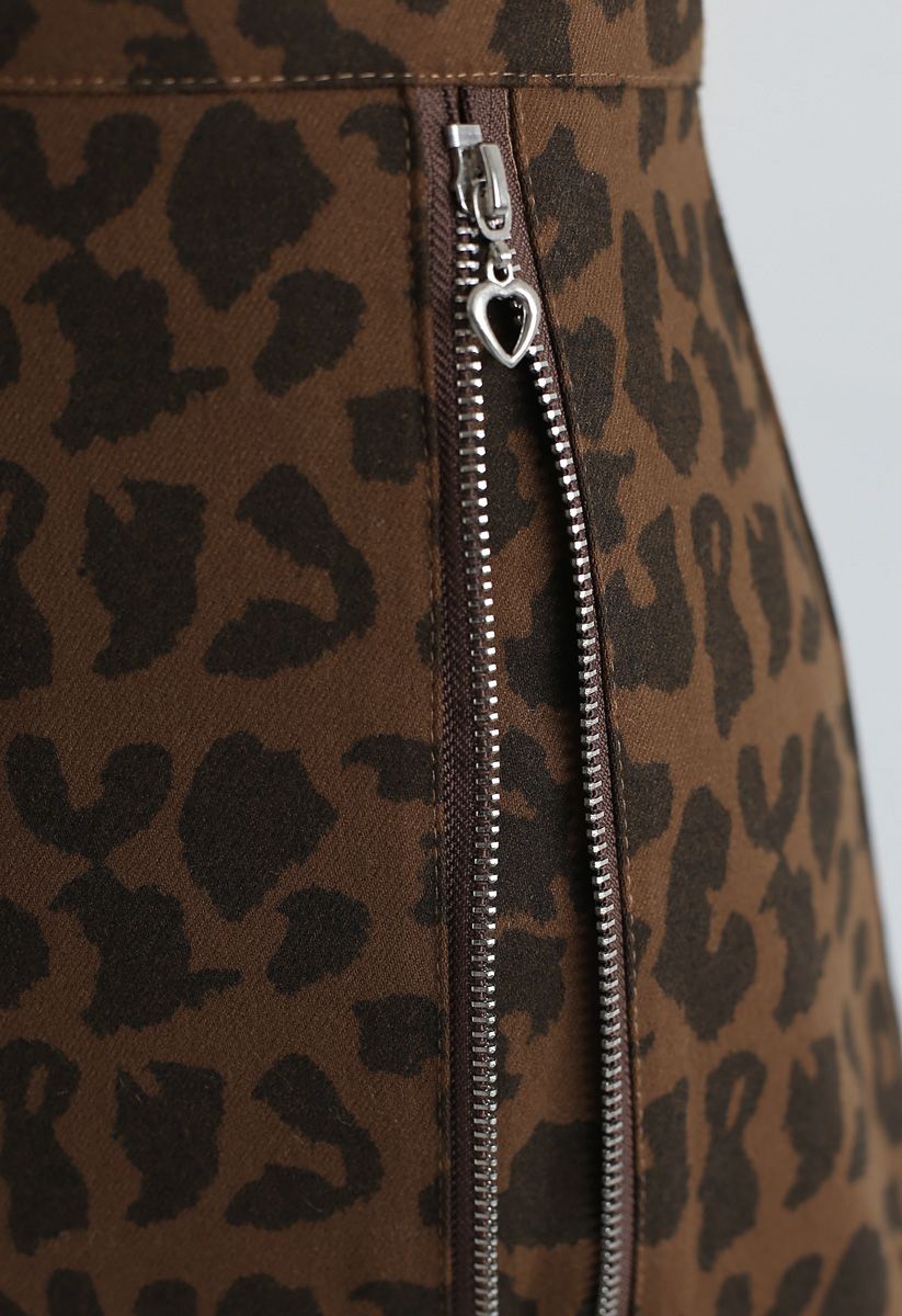 Mini jupe zippée à imprimé léopard en marron