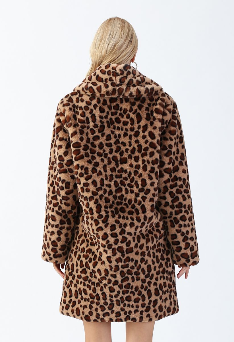 Manteau long en fausse fourrure léopard marron avec col