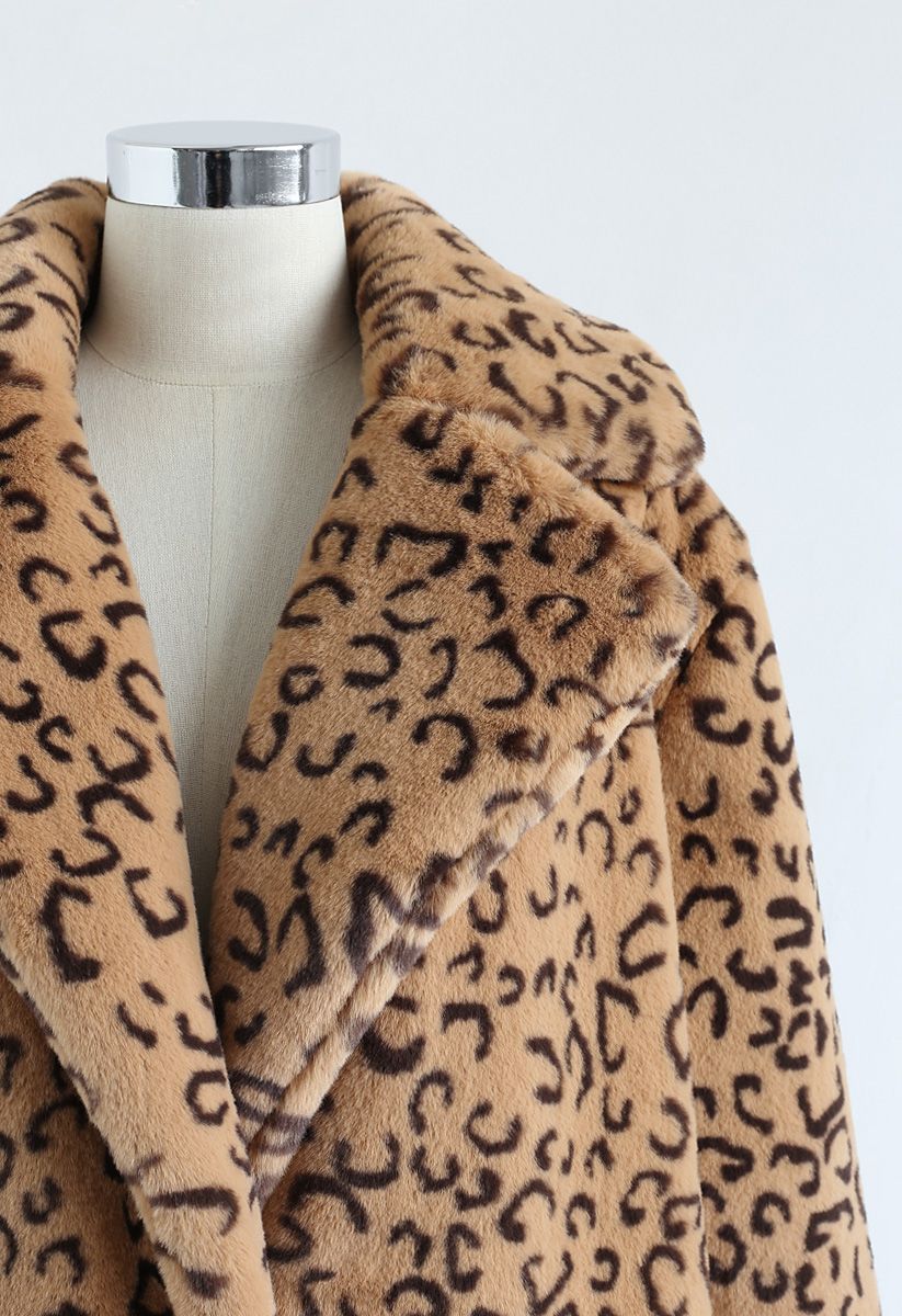 Manteau en fausse fourrure à col léopard en fauve