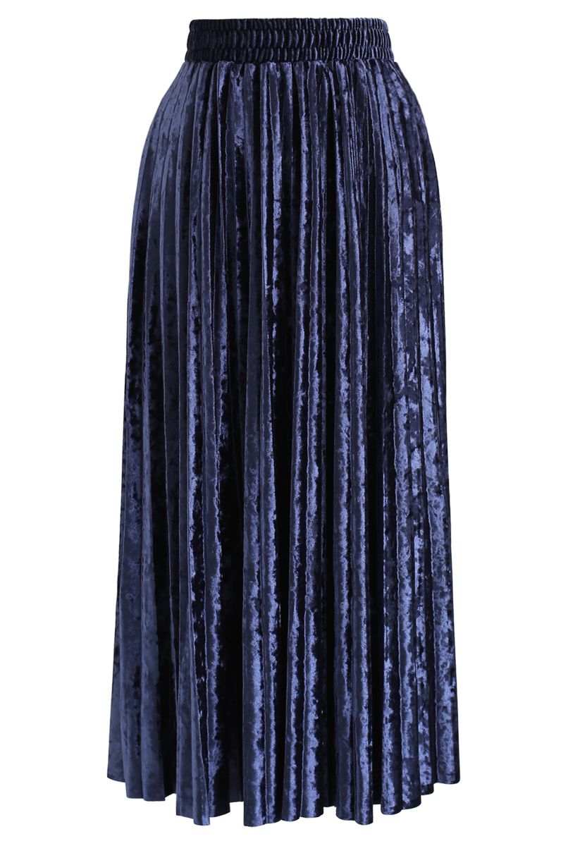 Jupe mi-longue plissée en velours brillant en bleu fumé