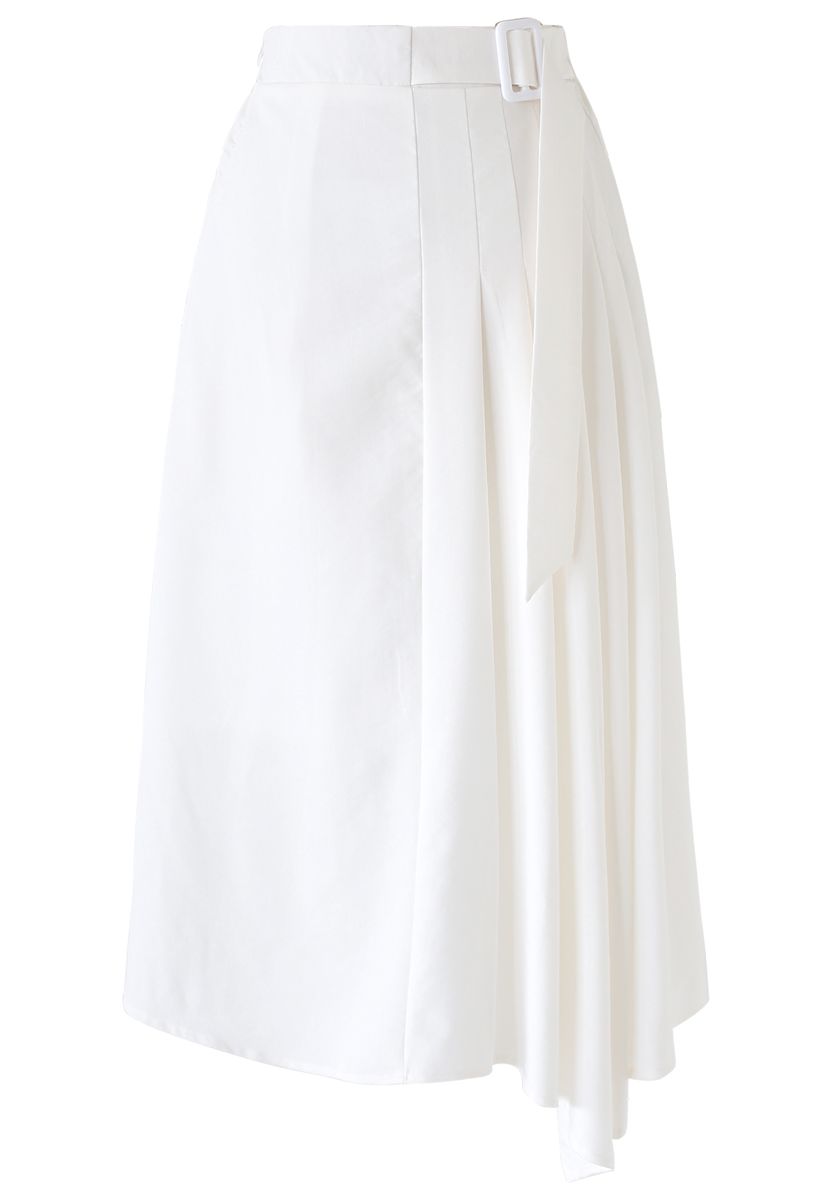 Jupe mi-longue ceinturée avec détails plissés en blanc
