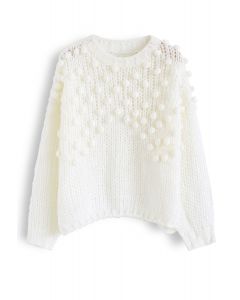 Pull duveteux tricoté à la main avec bordure à pompons en blanc