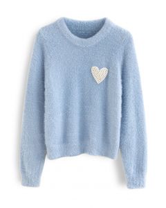 Pull en tricot doux et pelucheux avec patch cœur nacré en bleu