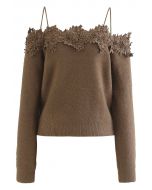 Haut en tricot doux à épaules dénudées avec bordure en Fleur au crochet 3D en marron