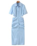 Robe chemise froncée sur le côté à la taille avec découpe en bleu
