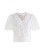 Haut court en dentelle au crochet Lily en blanc