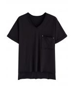 T-shirt à coupe brute avec poche plaquée et encolure en V en noir