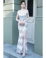 Robe à épaules dénudées et sequins à fente haute en blanc