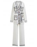 Ensemble cardigan et pantalon en tricot à boutons et bords contrastés en blanc