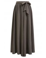 Pantalon court asymétrique Breezy à taille nouée en marron