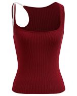 Débardeur en tricot côtelé à bretelles asymétriques contrastées en rouge