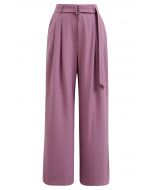 Pantalon plissé avec poche latérale et ceinture en violet