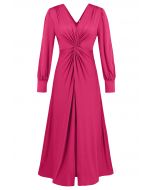 Robe longue à manches découpées et col en V torsadé sur le devant en rose vif