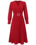 Robe mi-longue portefeuille plissée gracieuse avec ceinture en rouge