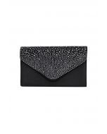 Sac enveloppe en satin orné de strass en noir