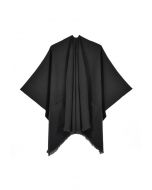 Poncho à ourlet frangé et poche Whisper Soft en noir