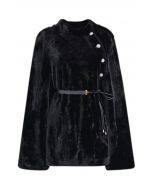 Manteau cape en fausse fourrure avec boutons en strass en noir