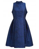 Magnifique robe sans manches en jacquard fleuri bleu roi