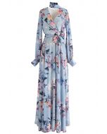 Tendresse florale robe longue en mousseline de soie en bleu